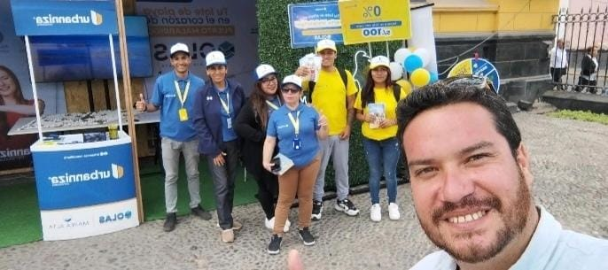 Equipo comercial de BMD Group en activación de campo