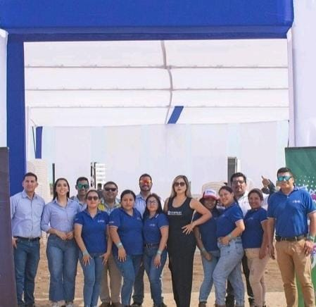 Equipo comercial en proyecto inmobiliario